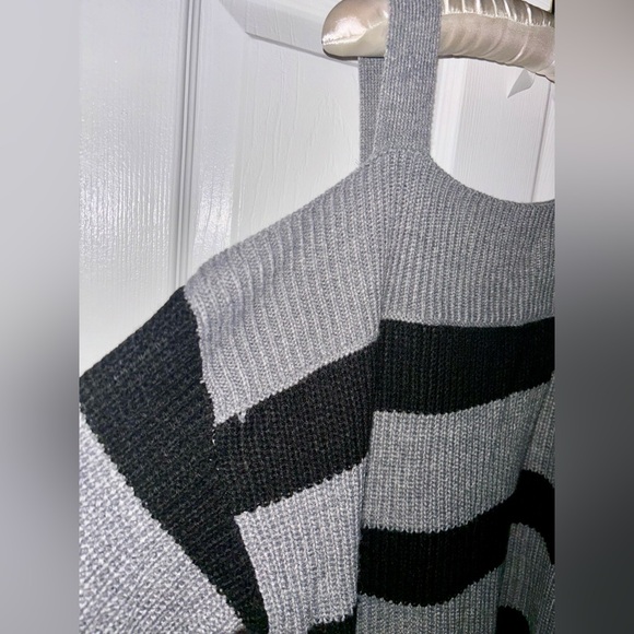 Large oversized sweater - Picture 2 of 10